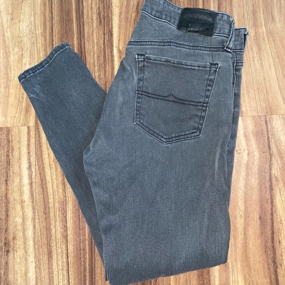 Size 29 washed black crop skinny RALPH LAUREN brand jeans. In good condition